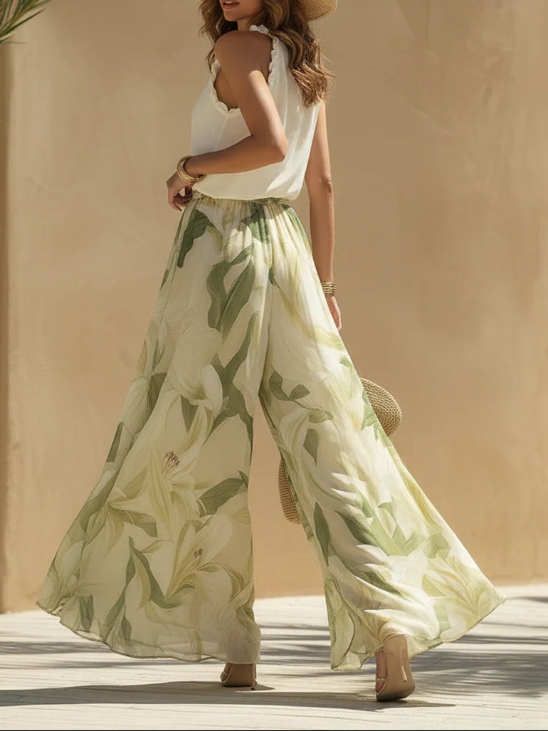 Azzurra | Conjunto con Top Volante en Chiffon y Pantalones con Estampado de Lirios