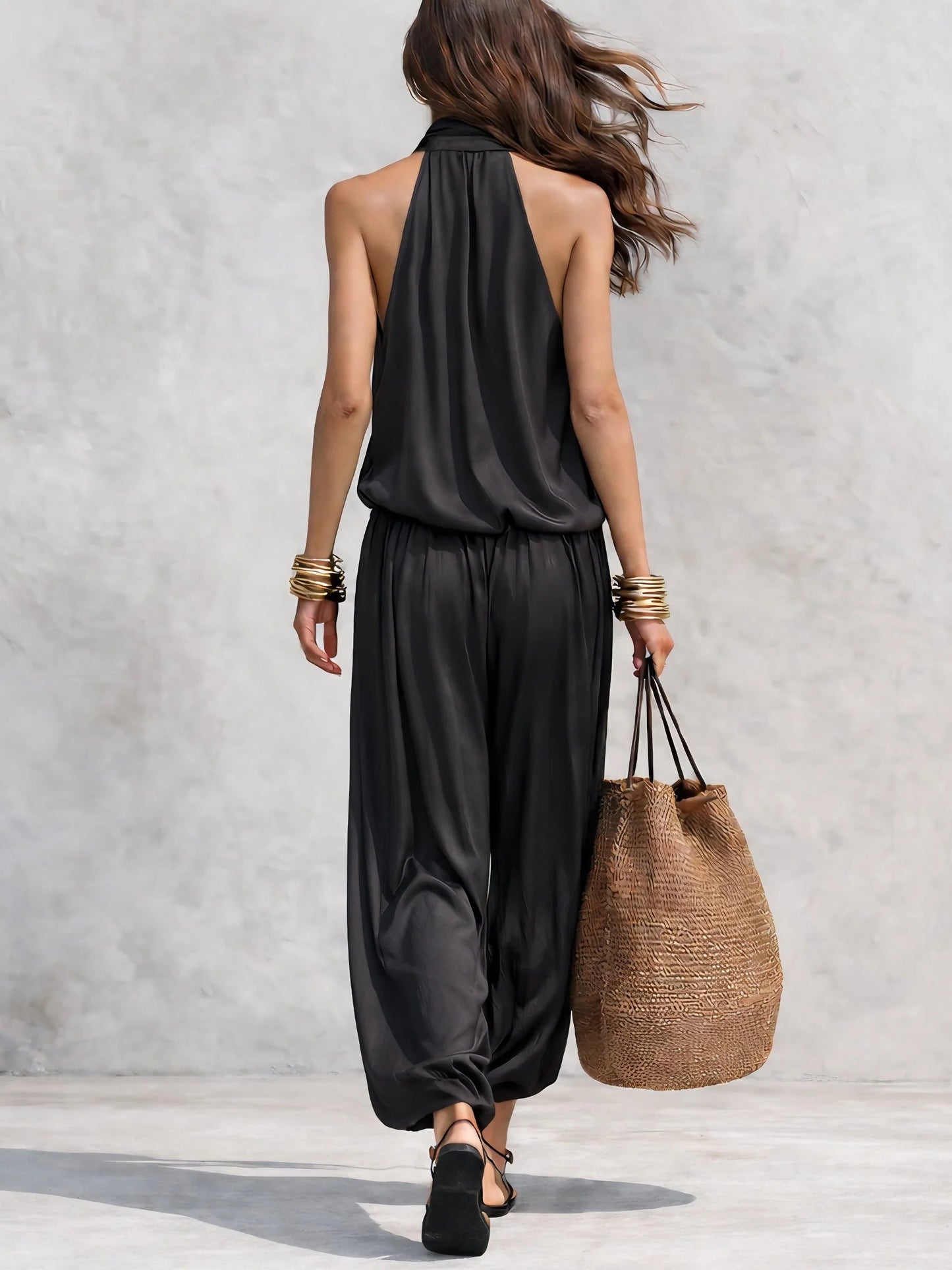 Angela | Conjunto Completo con Top Halter y Pantalones Anchos Plisados